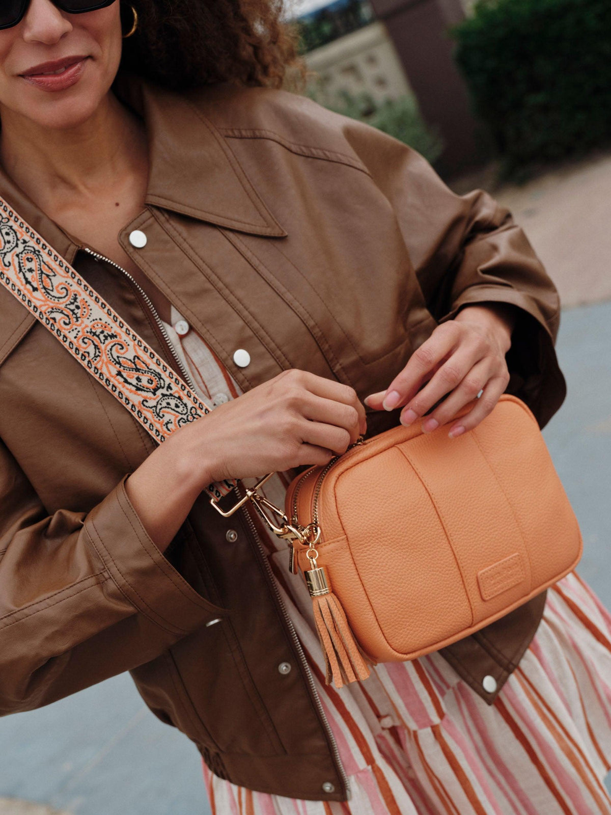 Strap Mango Paisley